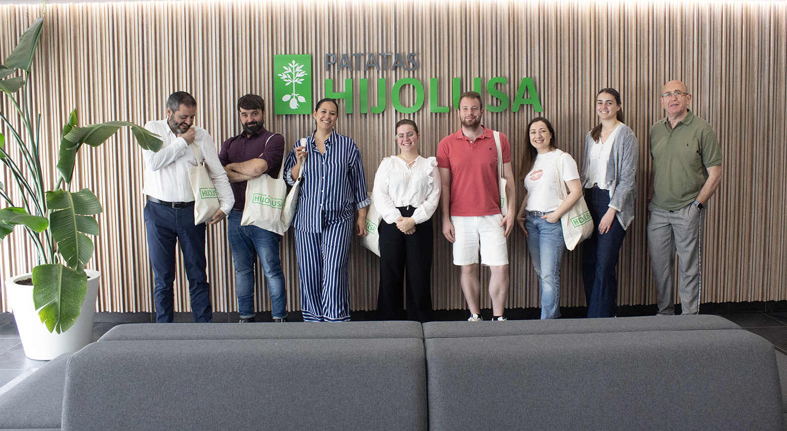 Visita de autónomos y emprendedores del programa Acelera PYME a las instalaciones de Hijolusa Visita FELE Programa Acelera PYME 02jun25 1